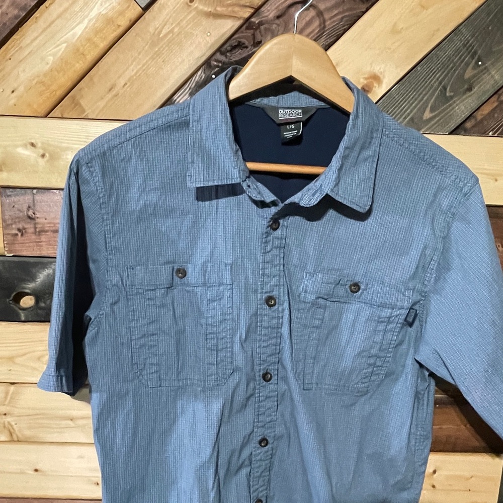 Men’s large OR button down shirt.